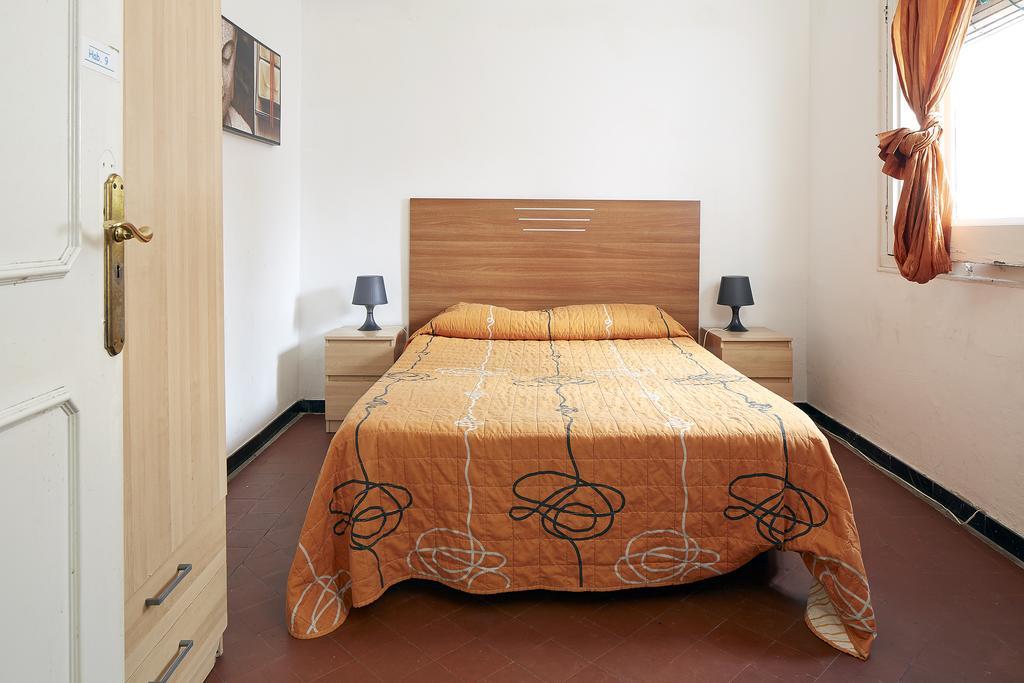 Blue Hostel บาร์เซโลนา ภายนอก รูปภาพ