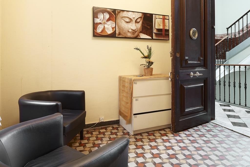 Blue Hostel บาร์เซโลนา ภายนอก รูปภาพ